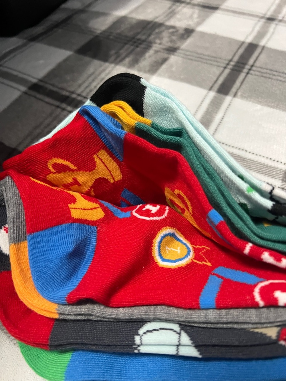 Youth Sports Crew Socks - Assorted Colors - Picture 7 of 8